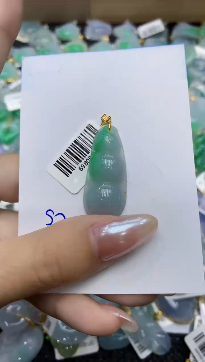 翡翠18K金镶嵌颈饰111111111111