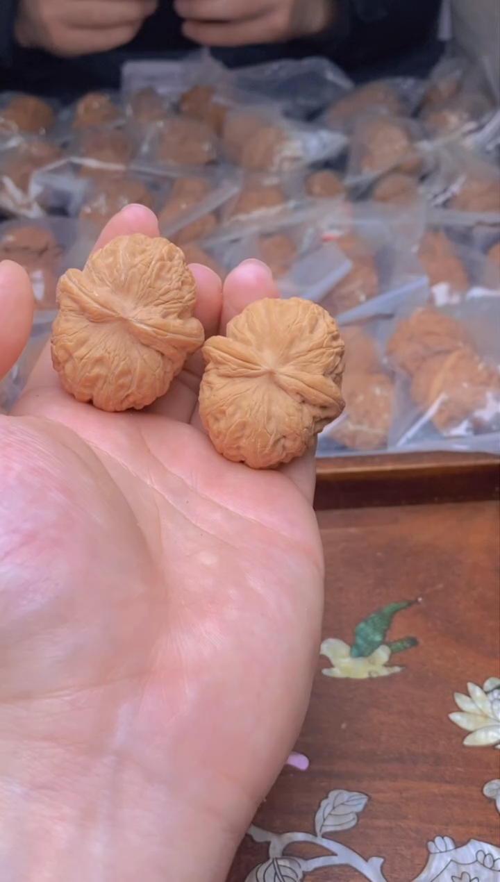 【闪购商品】文玩核桃把件G200号42尺元宝