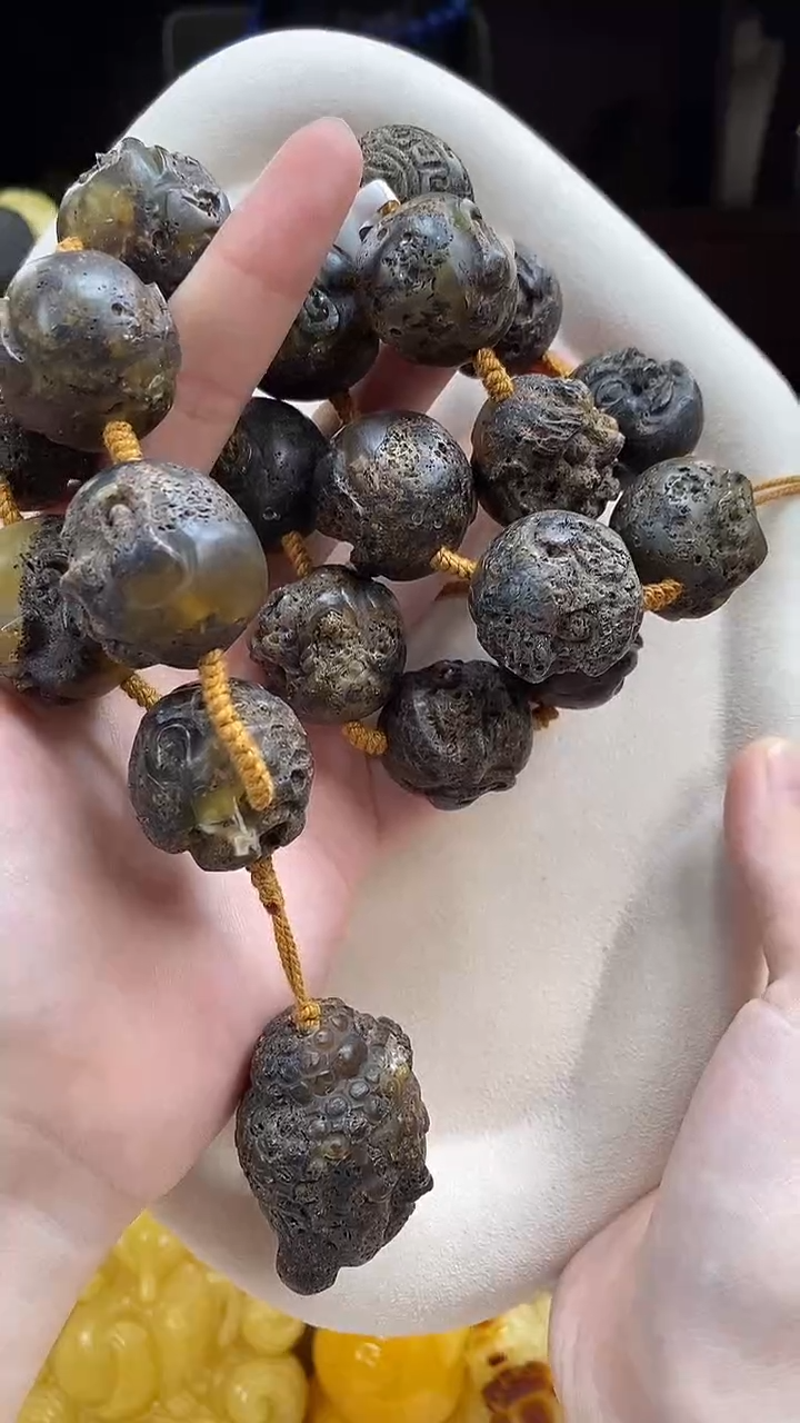 琥珀颈饰未镶嵌项链