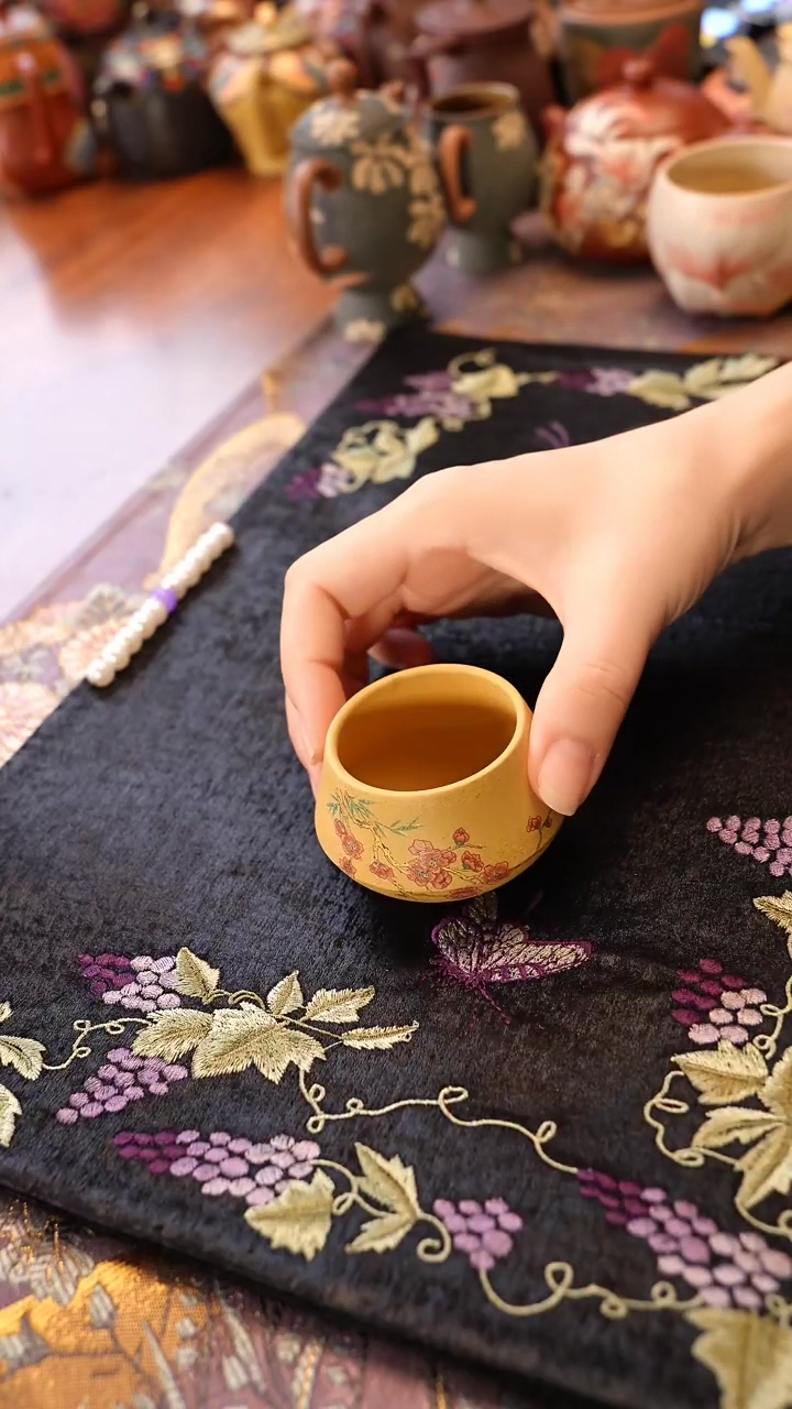 宜兴紫砂主人杯金枝玉叶