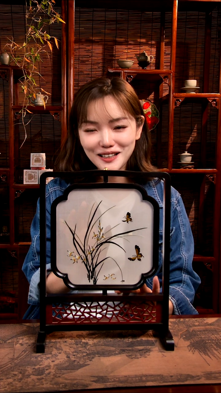 手工刺绣桌面摆件