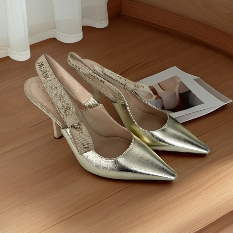 99新 DIOR/迪奥 38.5码/香槟金水钻字母小猫跟高跟鞋/TT0058