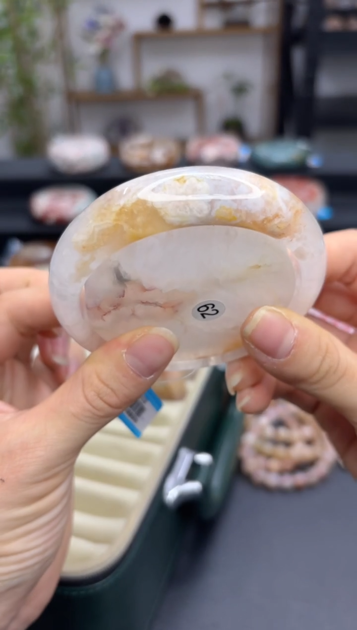 【闪购商品】石英质玉手镯未镶嵌A5(62圈赠送镯心)