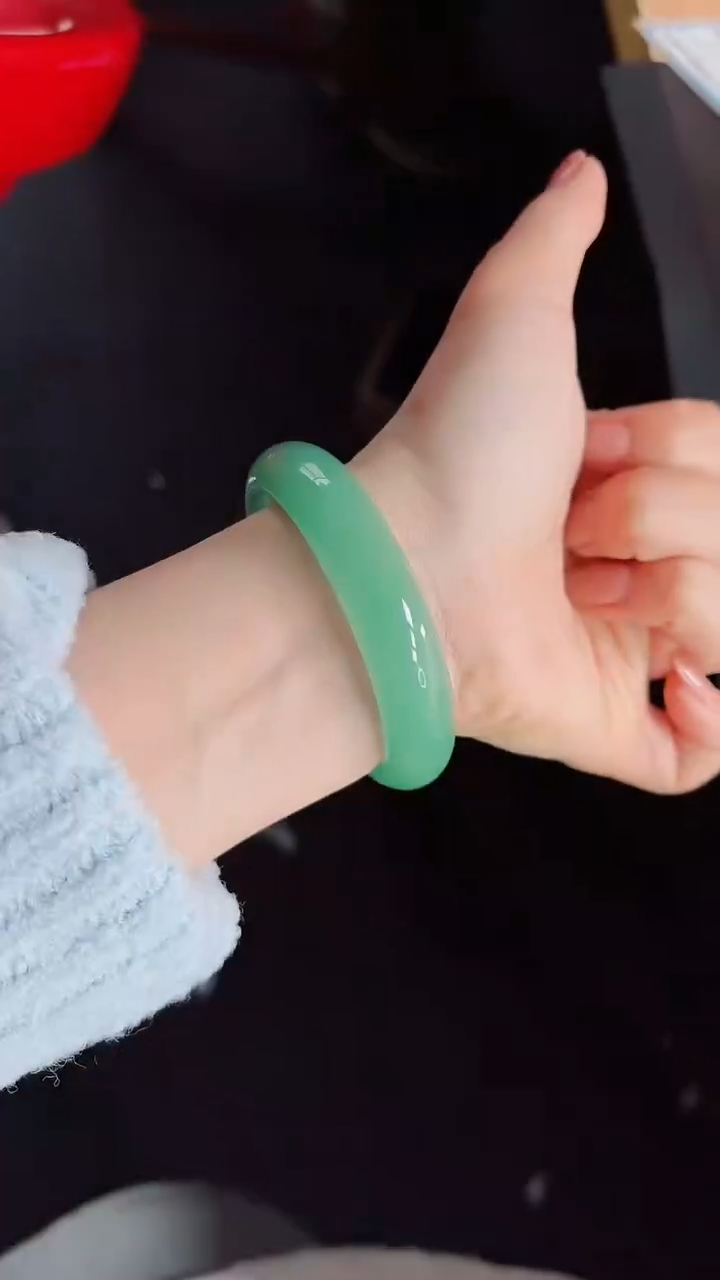 【闪购商品】石英质玉手镯未镶嵌128