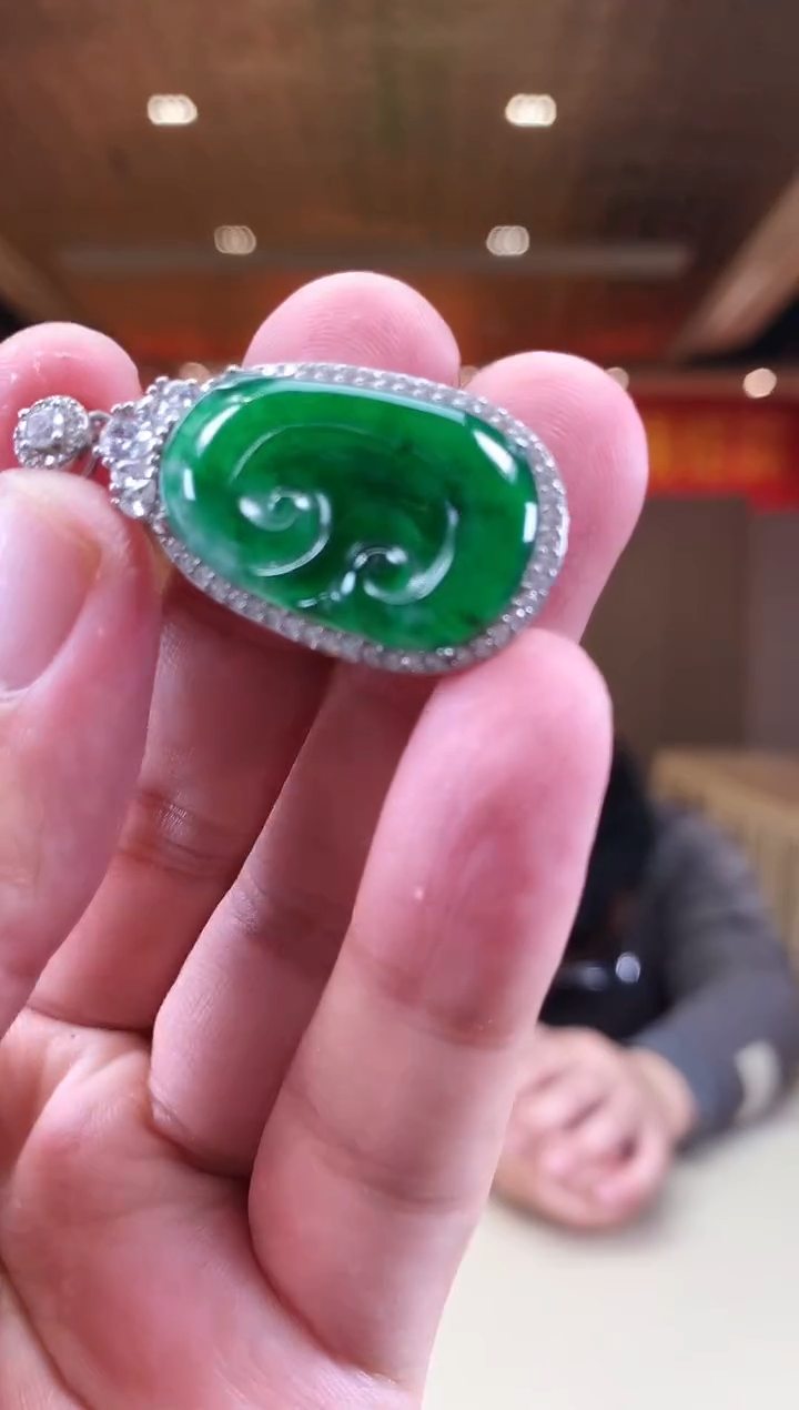 【闪购商品】翡翠颈饰未镶嵌             *86