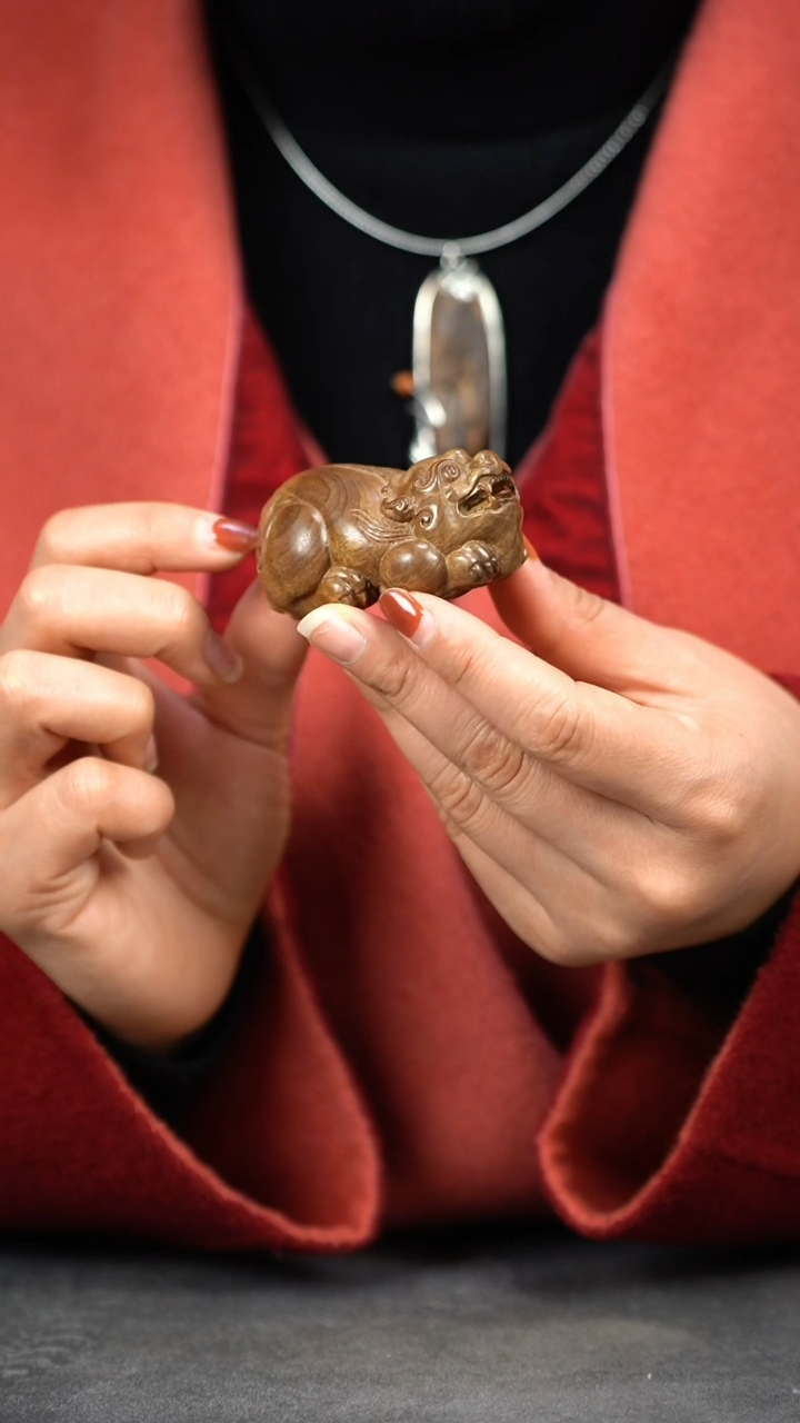 【闪购商品】金丝楠木雕拆房老料精工貔貅把玩
