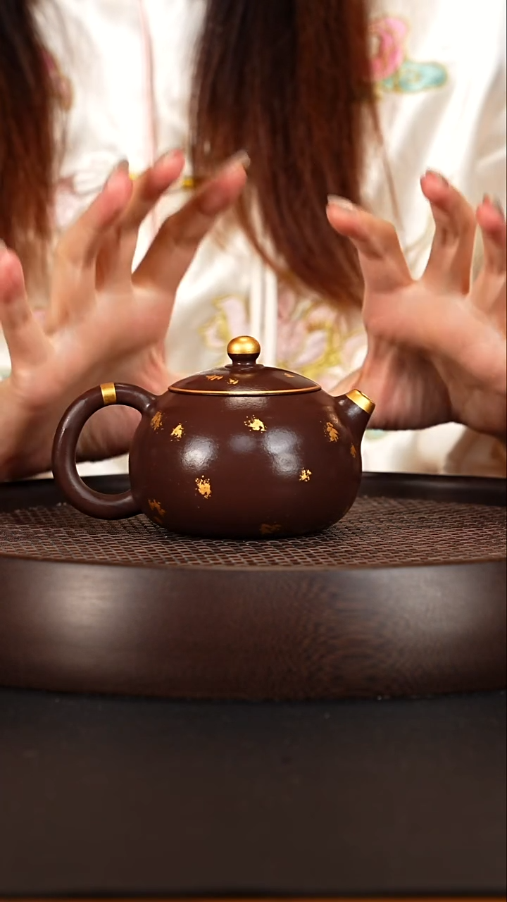 茶壶紫砂吴勇军紫茄泥洒金西施240cc