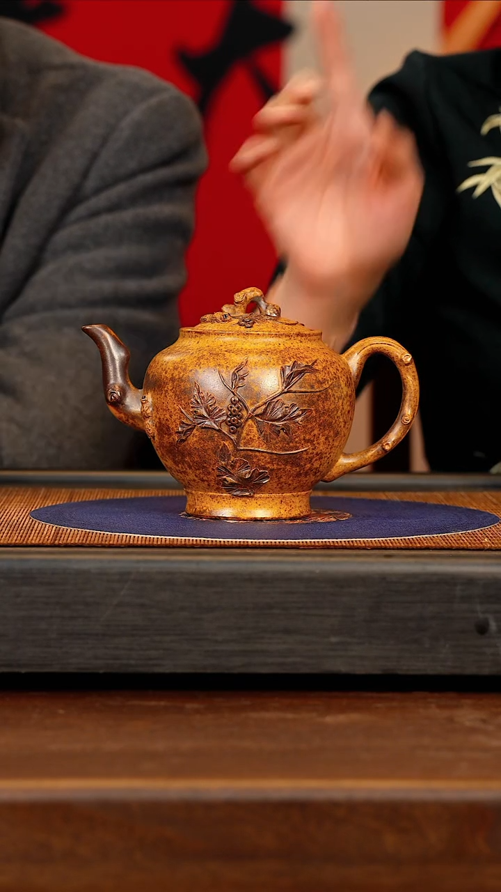 【闪购商品】紫砂茶壶CLQ 隧道窑 松鼠葡萄 450cc