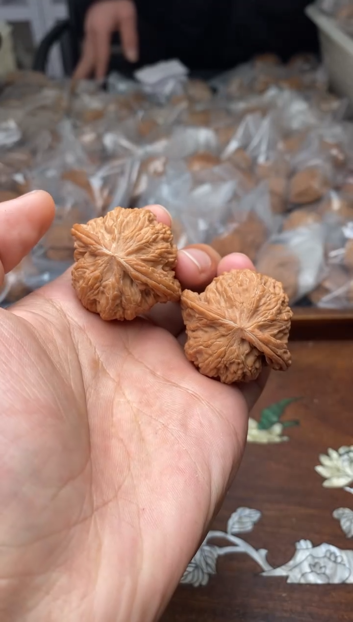 【闪购商品】文玩核桃吊坠A46号40尺磨盘