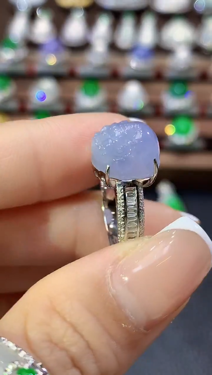 18K金镶嵌戒指翡翠C28紫货有一定色差