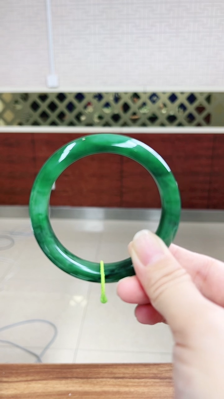 未镶嵌手镯石英质玉1