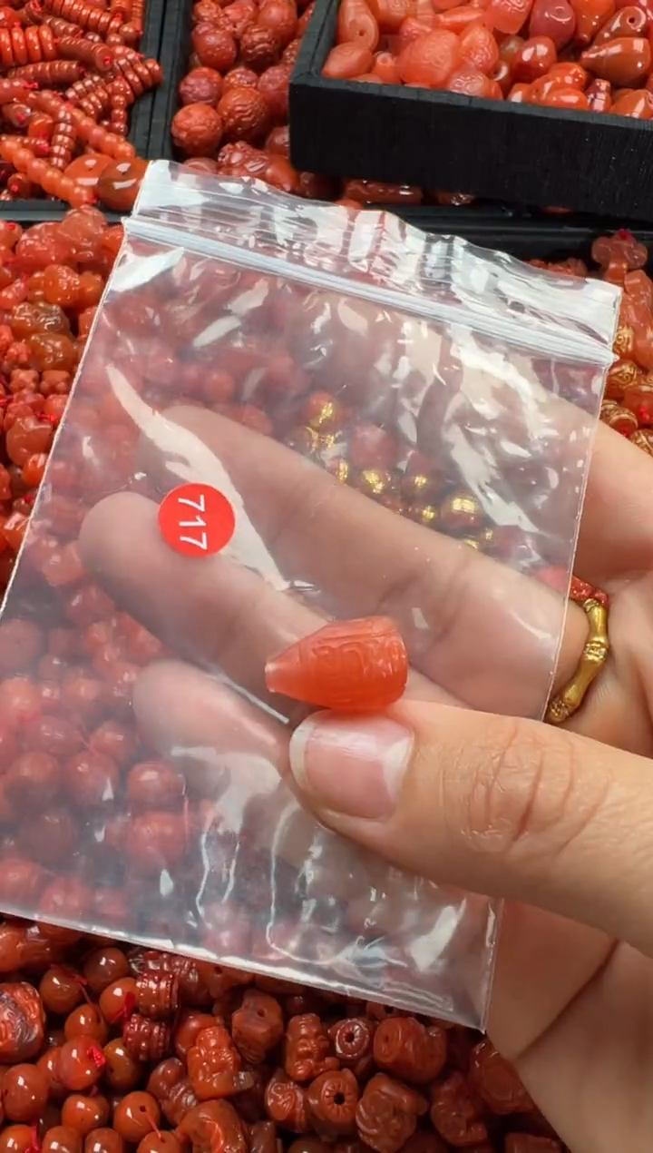 【闪购商品】南红玛瑙颈饰未镶嵌1