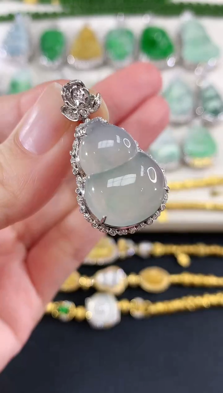 吊坠(不含链)18K金镶嵌翡翠205|