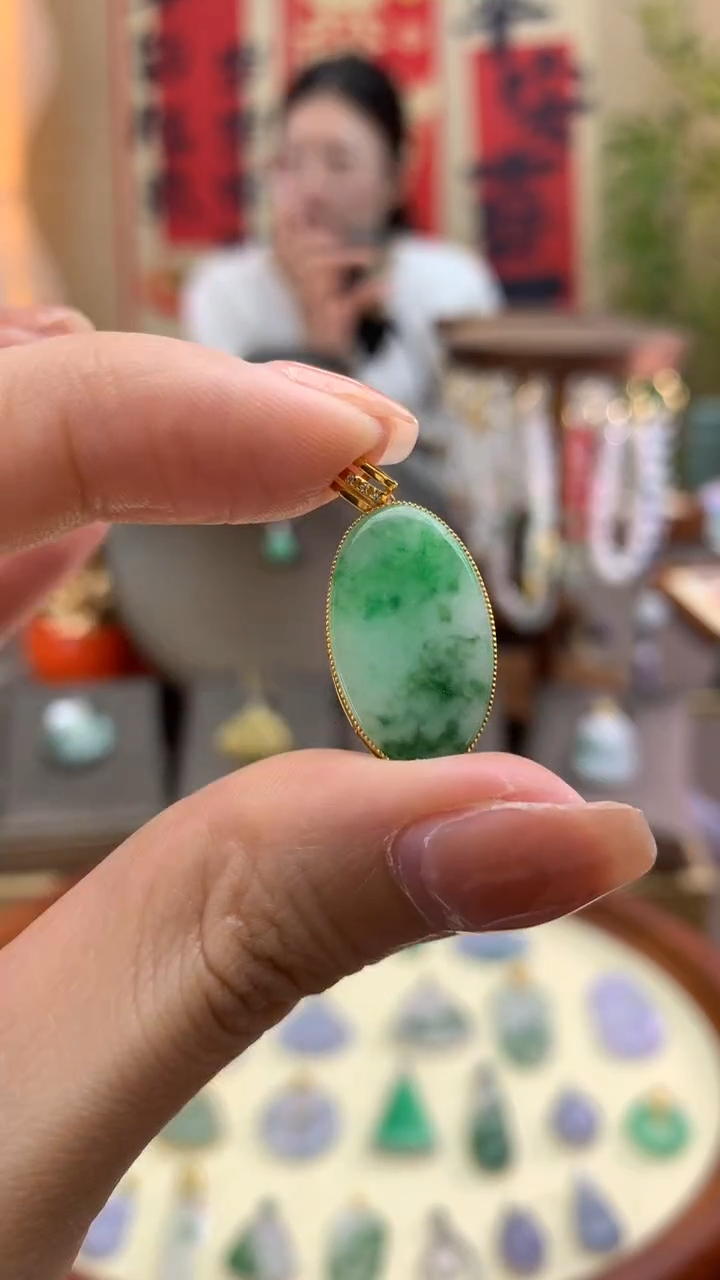 【闪购商品】翡翠颈饰18K金镶嵌无事牌