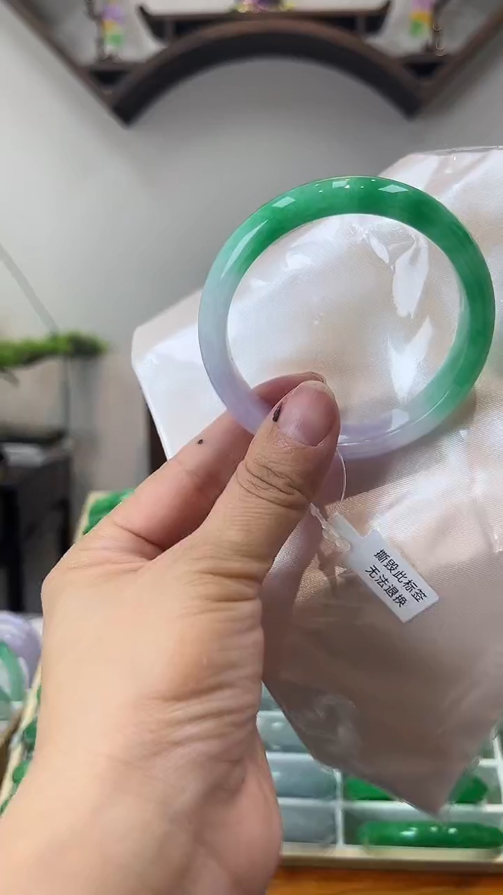 【闪购商品】砖雕闪34 圈口57.5 独货手镯