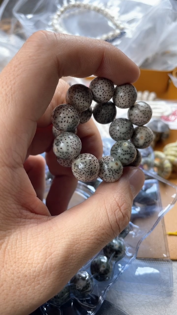 【闪购商品】星月菩提手串星月菩提石玉料卡13圆珠手串