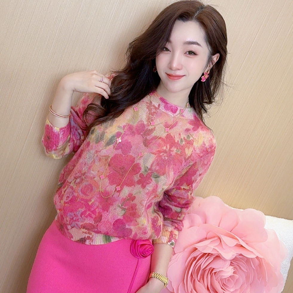 小满服饰【似水柔情】冬款唯美浪漫法式晕染定位花女人味款羊绒衫