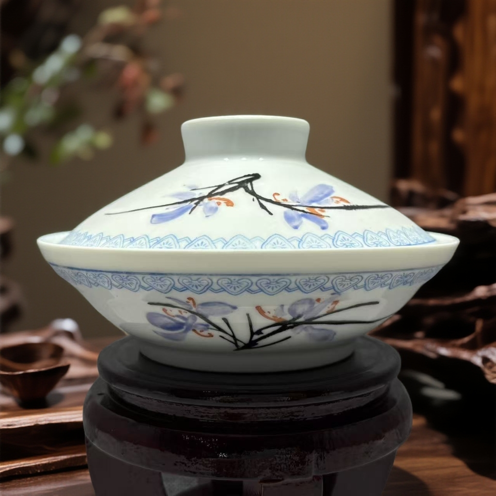 lot8843   567粉彩花鸟纹合器/云南典藏