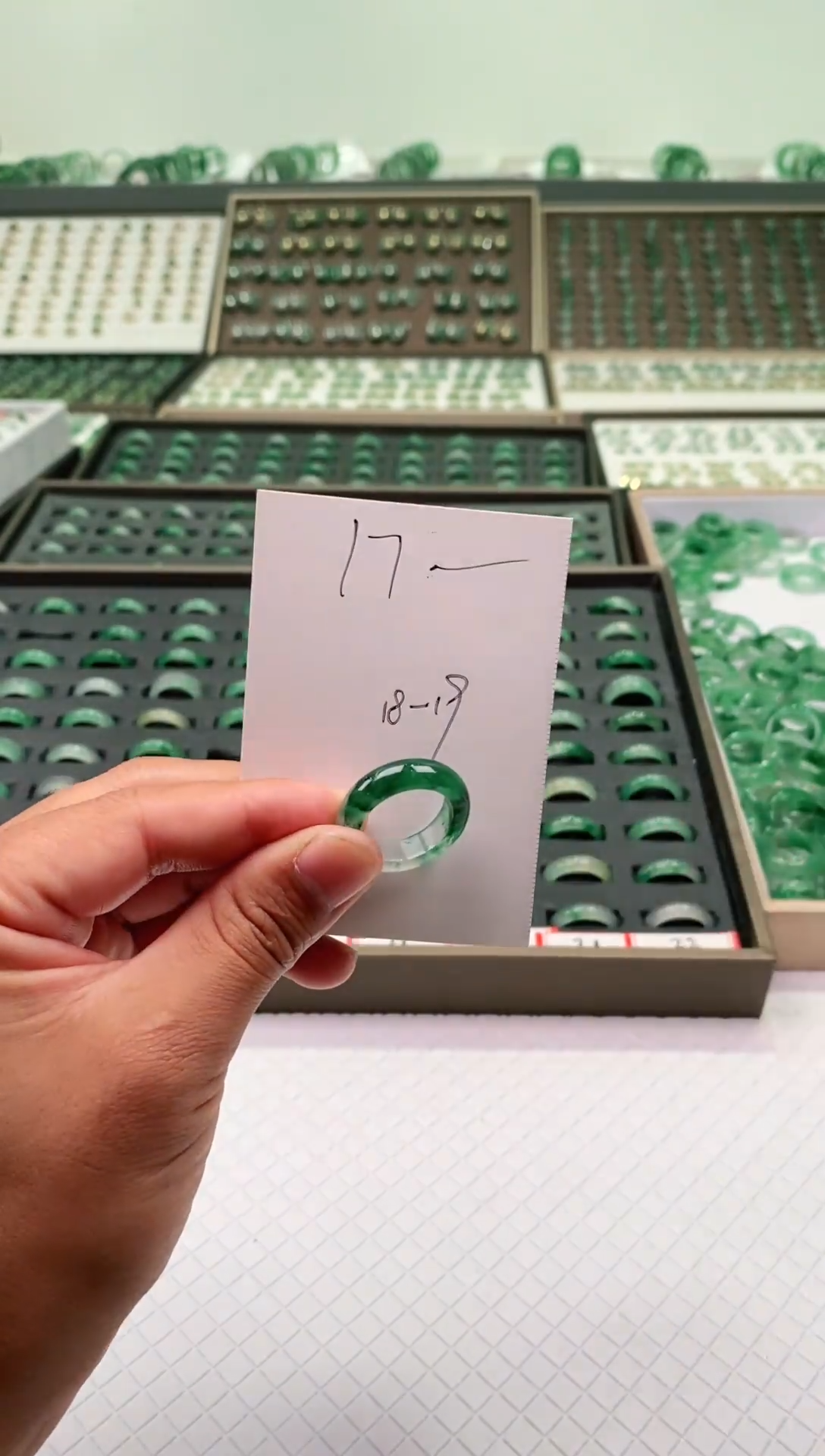 未镶嵌石英质玉（非洲翠）戒圈戒圈19