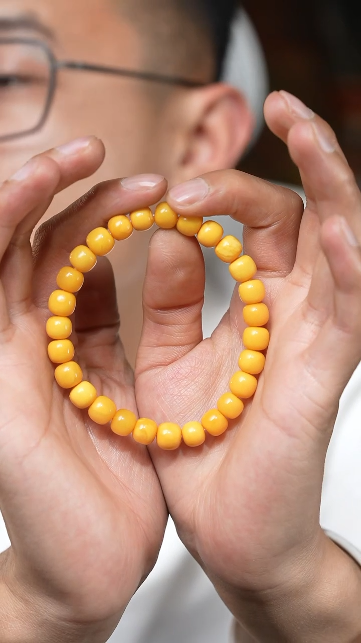 【闪购商品】黄(多样性发货，发其一）