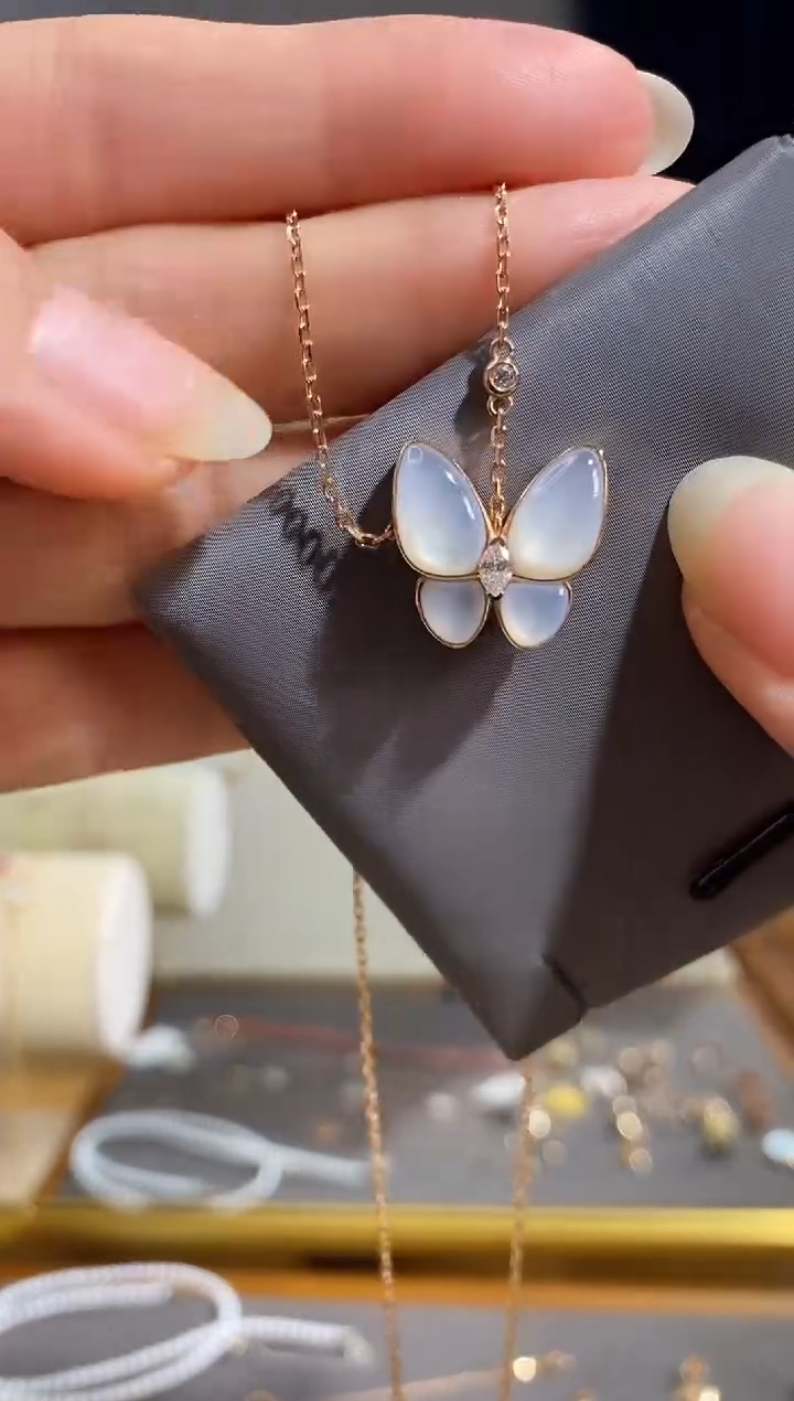 项链18K金镶嵌钻石项链