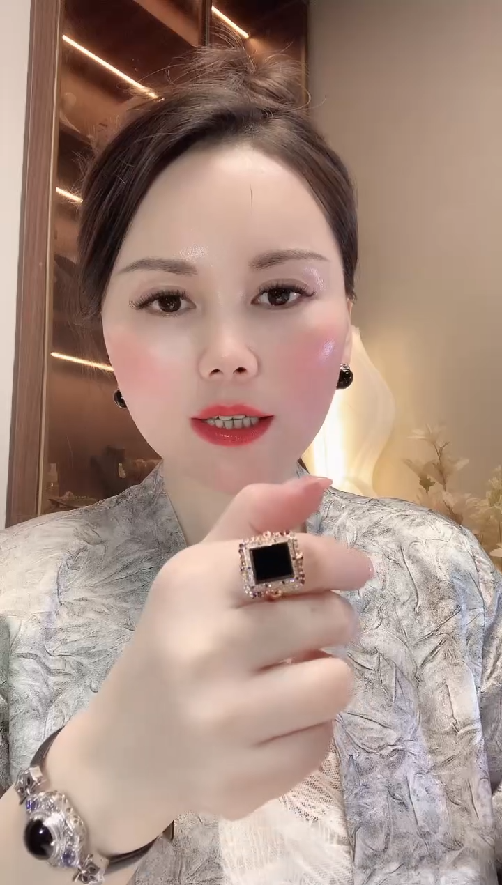 翡翠18K金镶嵌戒指D38 翡翠