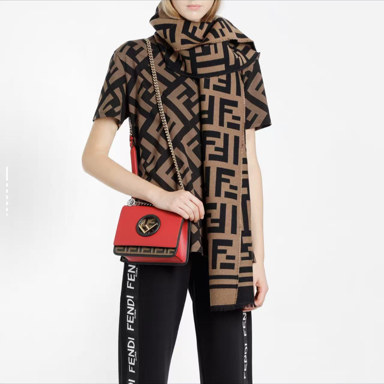 未拆封  FENDI/芬迪 棕色双F字母印花男女同款羊毛围巾