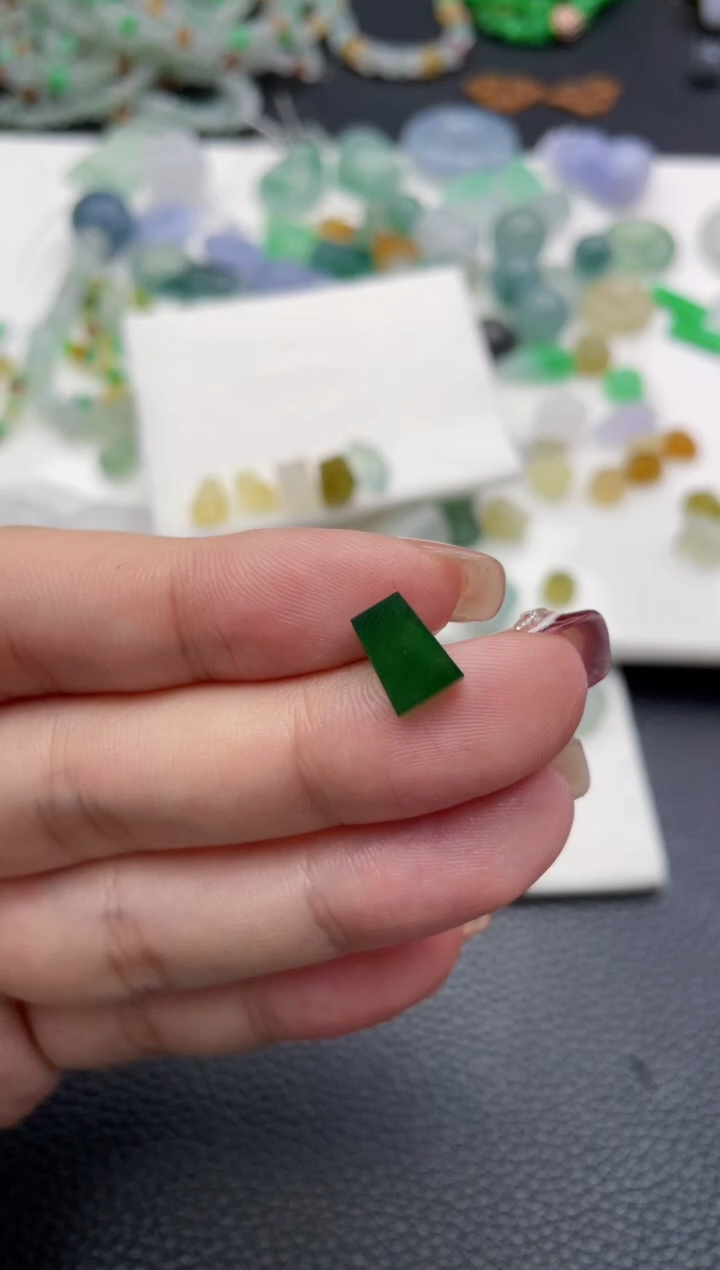 【闪购商品】定制翡翠未镶嵌珠子