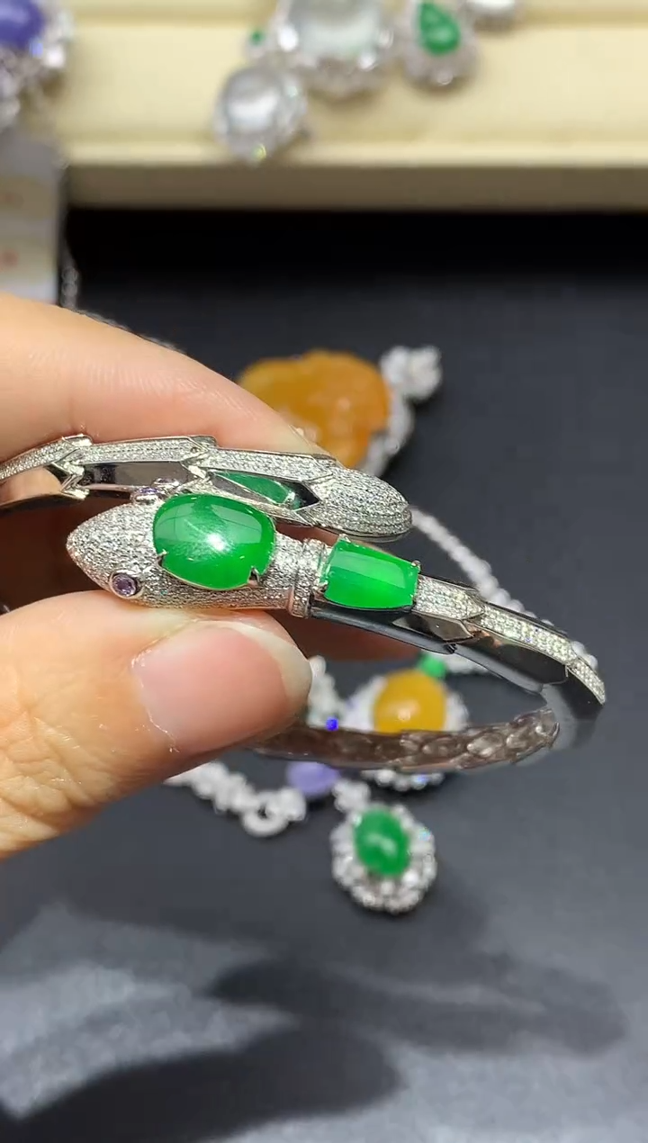 18K金镶嵌手镯翡翠641-中国好珍宝