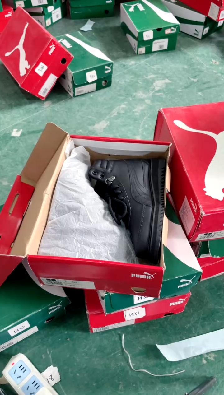 彪马时尚休闲运动鞋37M  J66