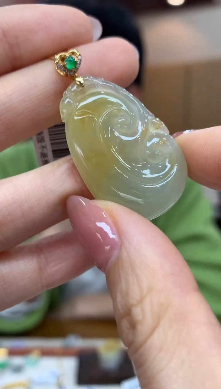 吊坠(不含链)18K金镶嵌翡翠如意