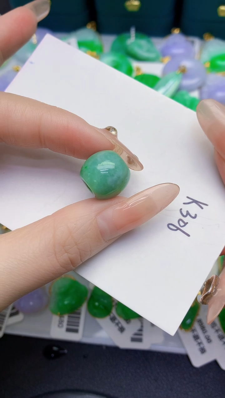 颈饰未镶嵌翡翠缅甸天然翡翠A货