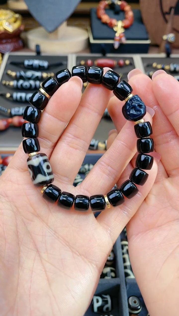 【闪购商品】玛瑙/玉髓手链未镶嵌精品上肯熊猫三眼手链