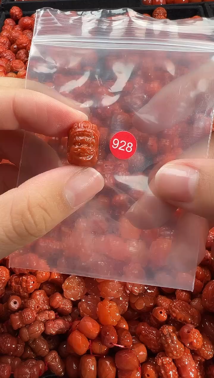 颈饰未镶嵌南红玛瑙1
