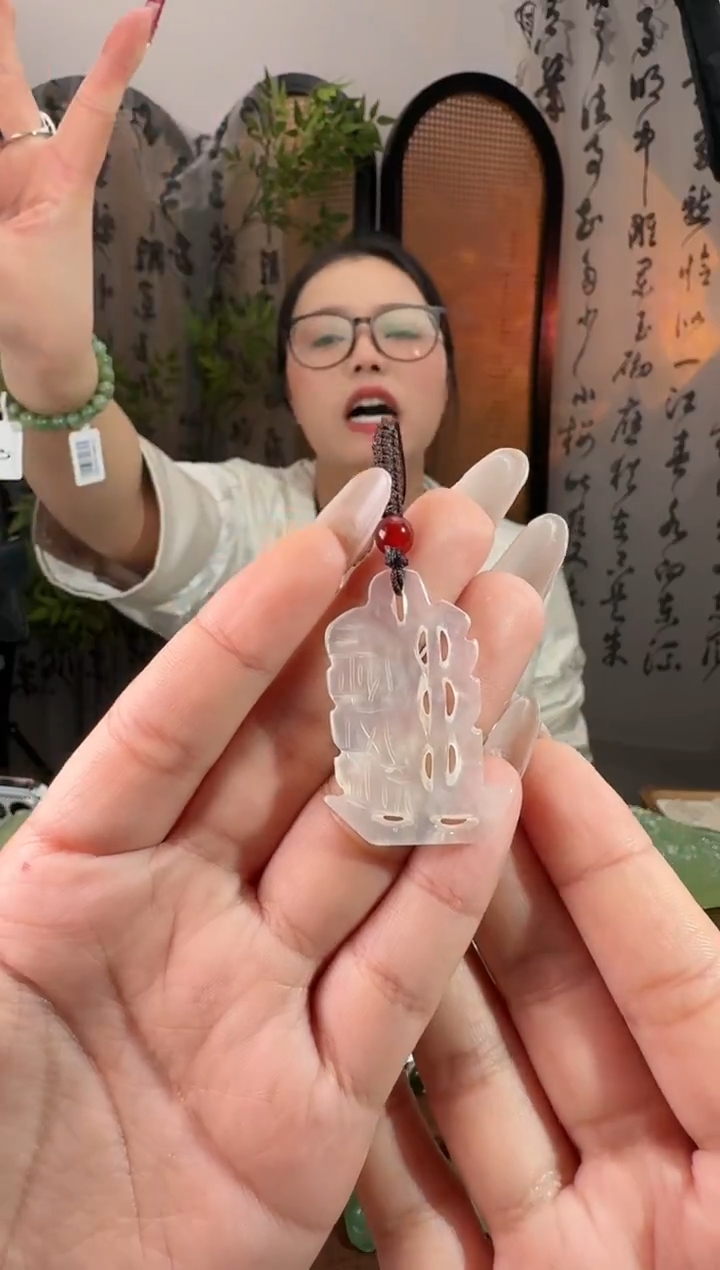 未镶嵌岫玉颈饰一帆风顺 （一对）