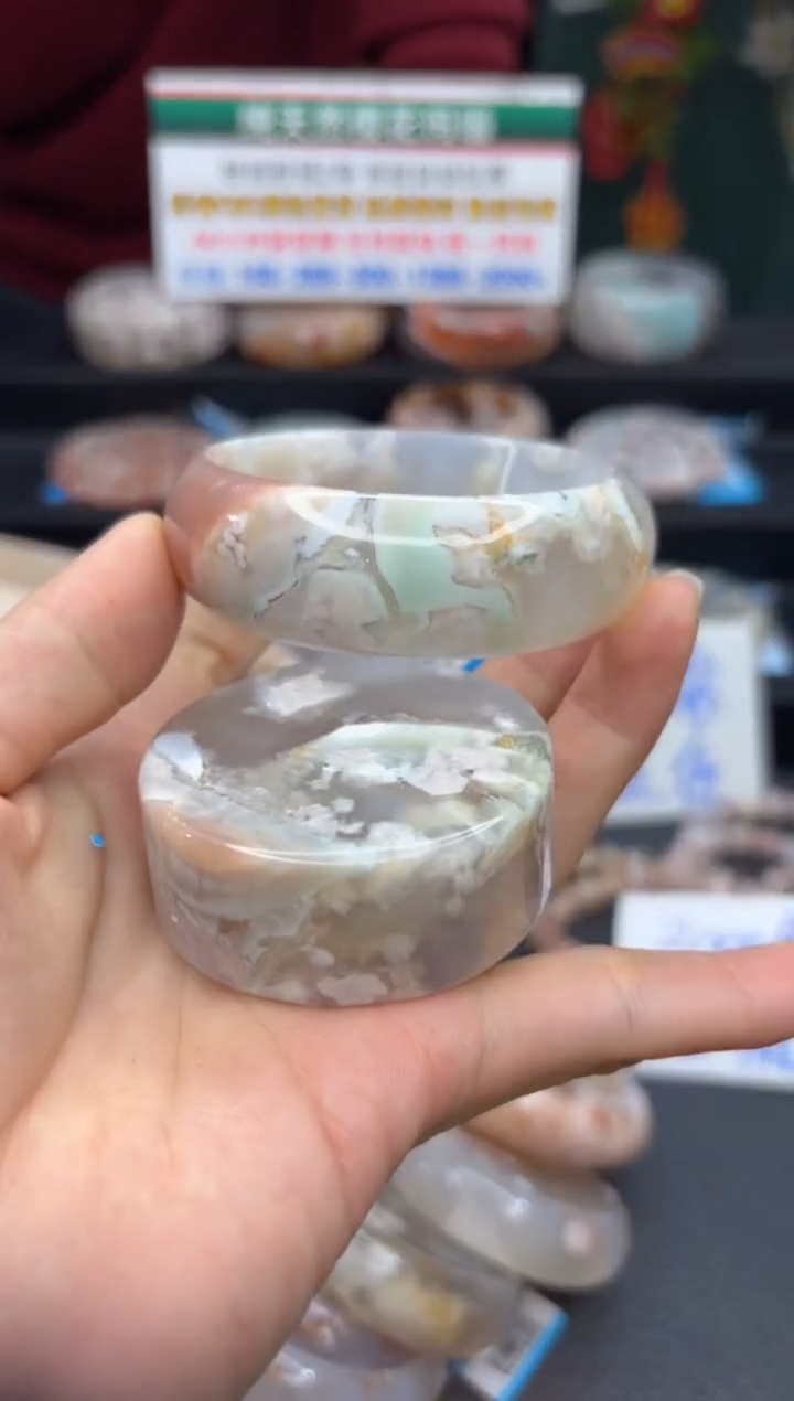 【闪购商品】石英质玉手镯未镶嵌182（54圈赠送镯心）