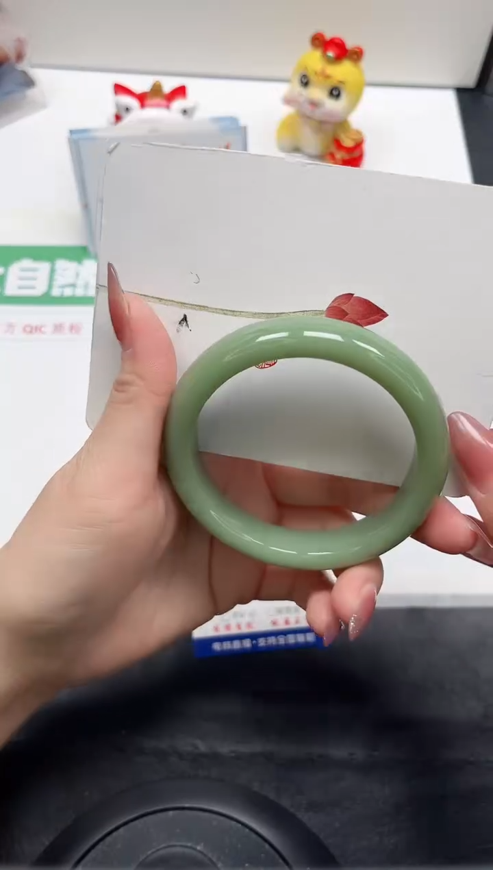【闪购商品】石英质玉手镯未镶嵌217-61.5