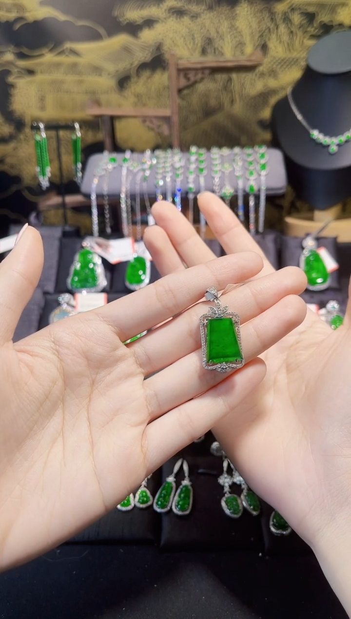 【闪购商品】翡翠吊坠(不含链)银S925镶嵌无事牌吊坠