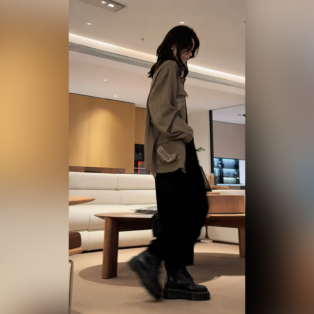 胡桃可可 2025秋季 流光丝绒裤