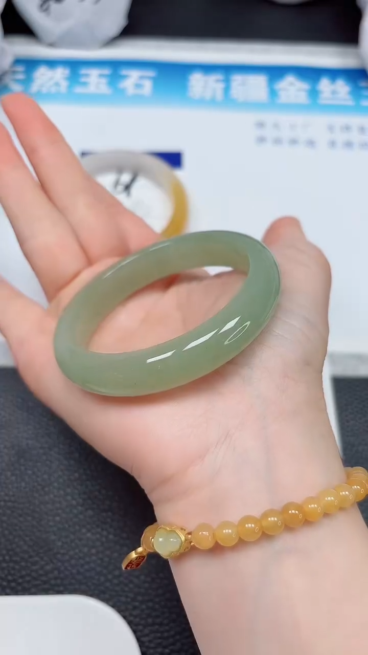 【闪购商品】石英质玉未镶嵌手镯63