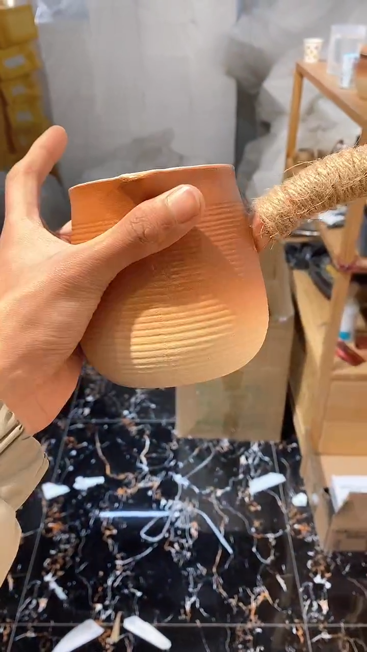 【闪购商品】550ml弯把罐罐壶  嘻嘻嘻