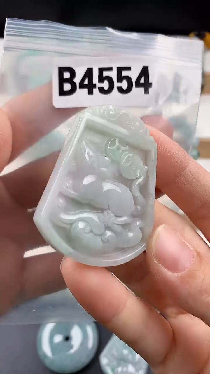 颈饰未镶嵌翡翠天然翡翠吊坠挂件