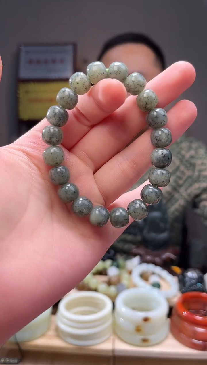 颈饰未镶嵌和田玉手串