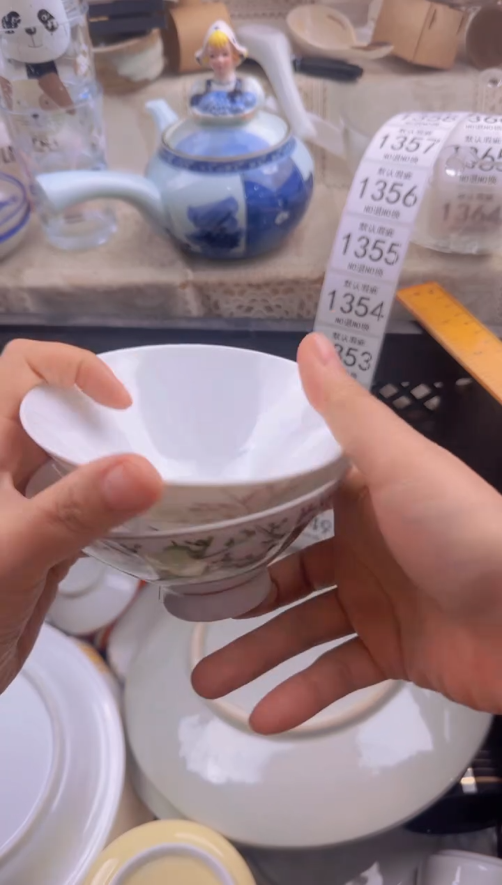 349默认微瑕，满20包邮。