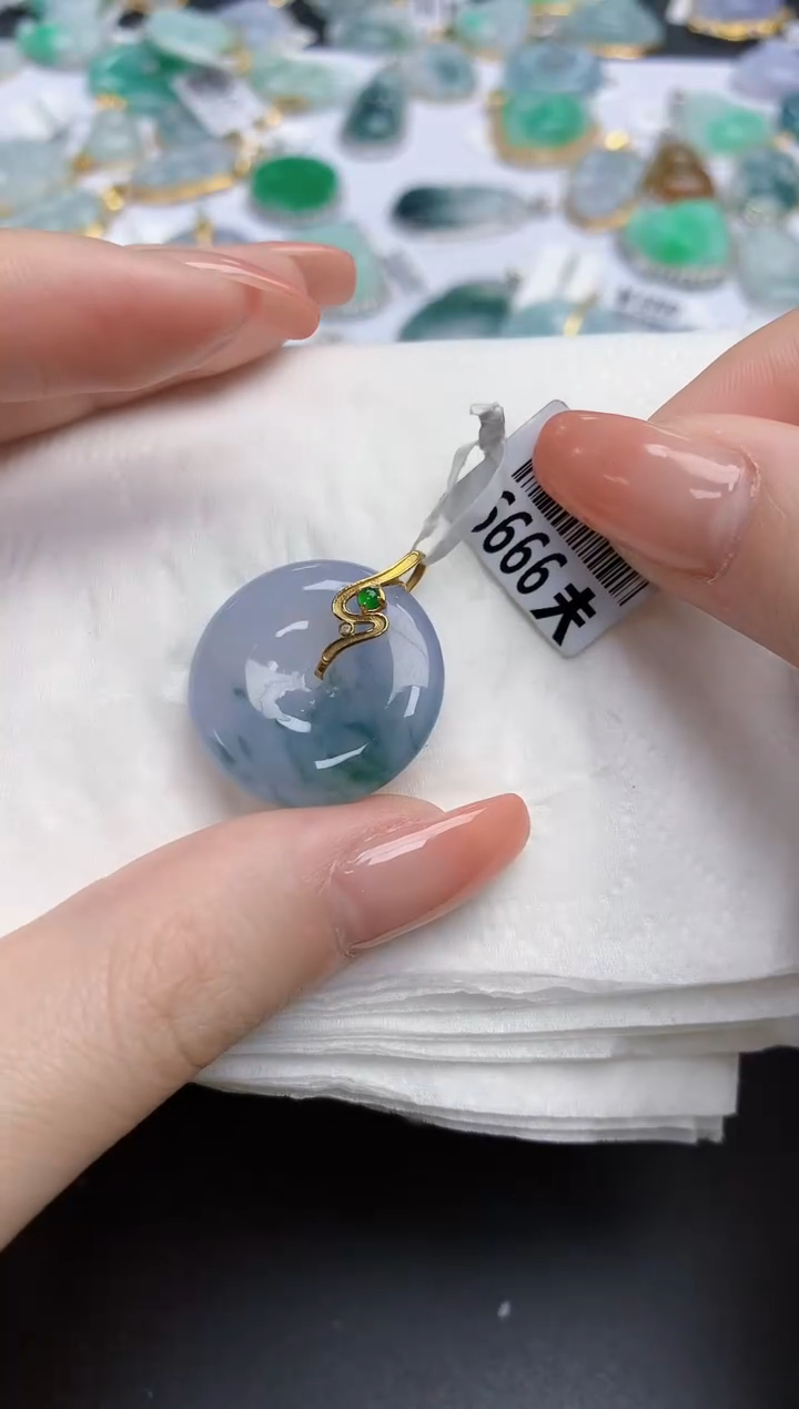 【闪购商品】翡翠颈饰未镶嵌天然缅甸翡翠A货