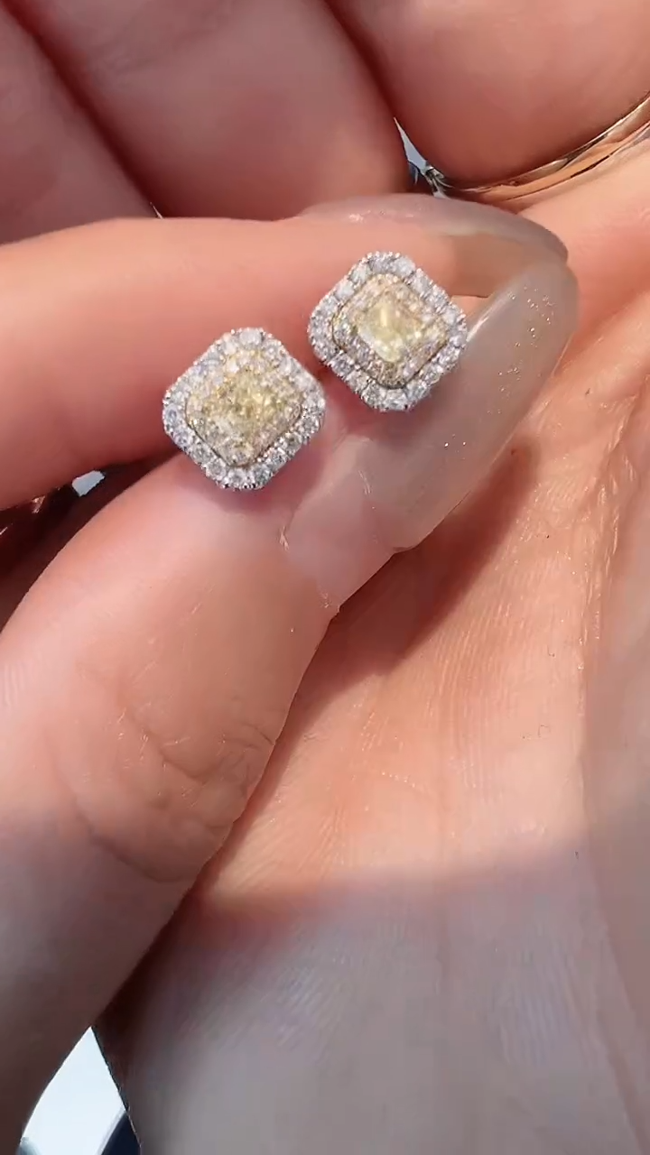 【闪购商品】钻石耳饰18K金镶嵌耳钉