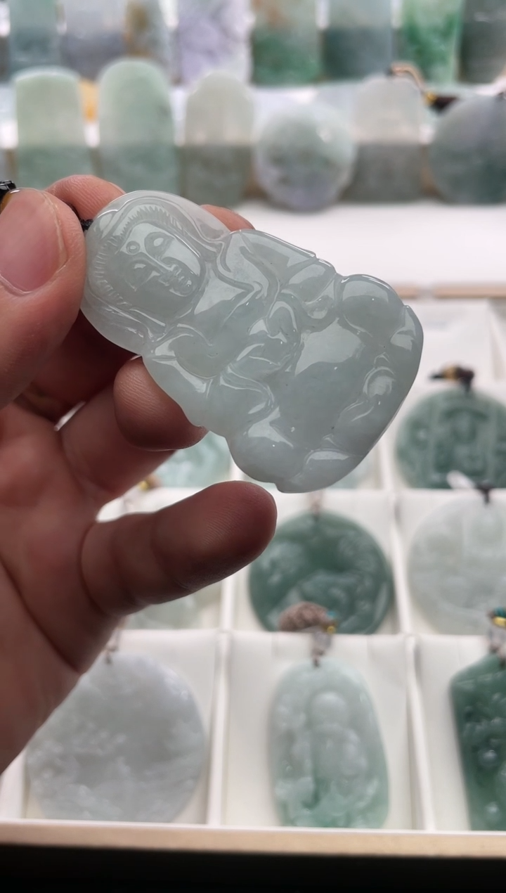 【闪购商品】翡翠颈饰未镶嵌..../3/3/ 87