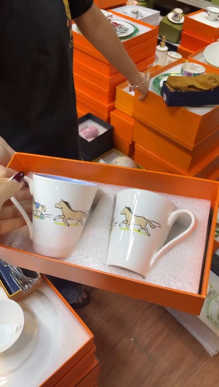 杯鸿辉家品牌瓷器，京东包邮！