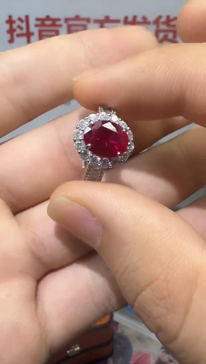 18K金镶嵌戒指红宝石1