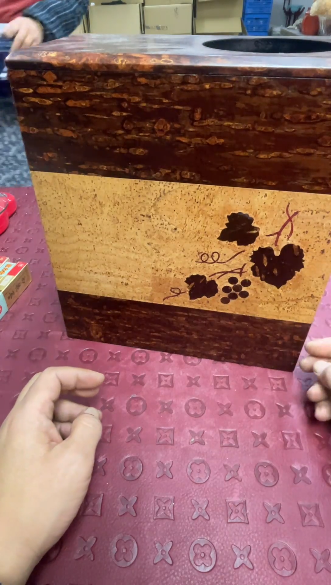 不详瑕，no退no换，介意勿拍25*28.5*14